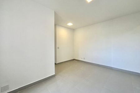 Sala de apartamento à venda com 2 quartos, 70m² em Vila Paulista, São Paulo