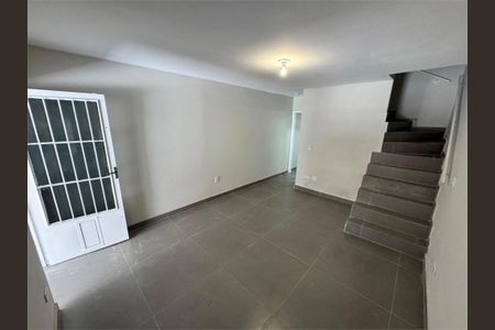 Casa à venda com 68m², 2 quartos e 1 vaga