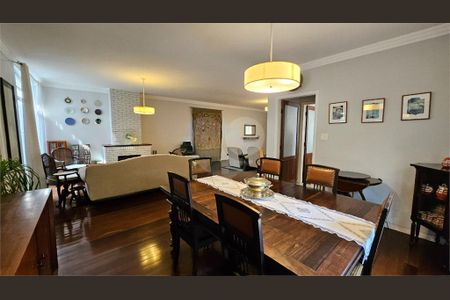 Casa à venda com 3 quartos, 372m² em Vila Cordeiro, São Paulo