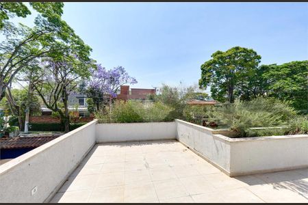 Casa à venda com 345m², 5 quartos e 6 vagas