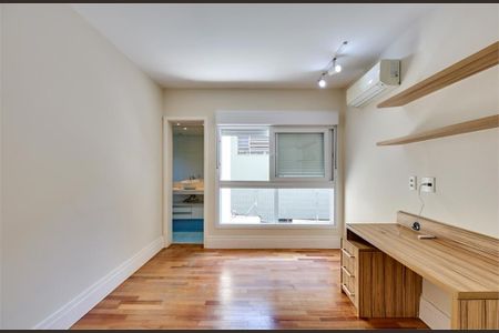 Casa à venda com 345m², 5 quartos e 6 vagas