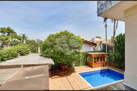 Casa à venda com 345m², 5 quartos e 6 vagas