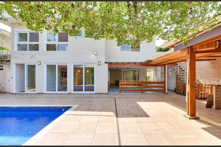 Casa à venda com 345m², 5 quartos e 6 vagas