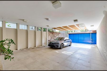 Casa à venda com 345m², 5 quartos e 6 vagas