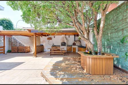 Casa à venda com 345m², 5 quartos e 6 vagas