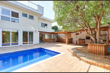 Casa à venda com 345m², 5 quartos e 6 vagas