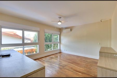 Casa à venda com 345m², 5 quartos e 6 vagas