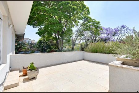 Casa à venda com 345m², 5 quartos e 6 vagas