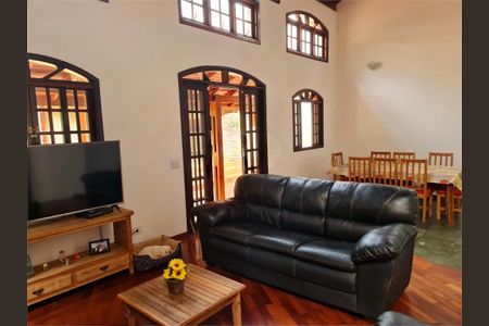 Casa à venda com 4 quartos, 247m² em Tremembé, São Paulo