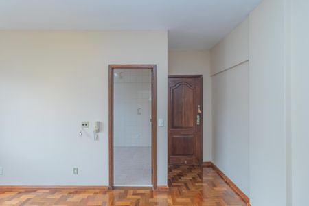 Apartamento à venda com 2 quartos, 73m² em Santa Tereza, Belo Horizonte