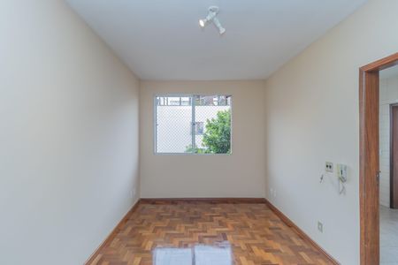 Apartamento à venda com 2 quartos, 73m² em Santa Tereza, Belo Horizonte