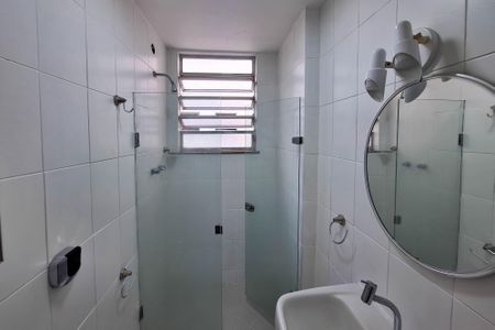Apartamento para alugar com 90m², 2 quartos e 1 vaga Apartamento para alugar com 90m², 2 quartos e 1 vagaBanheiro da Suíte 1
