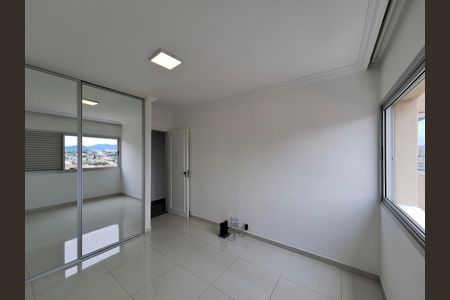 Apartamento à venda com 219m², 3 quartos e 3 vagas Apartamento à venda com 219m², 3 quartos e 3 vagasQuarto 2