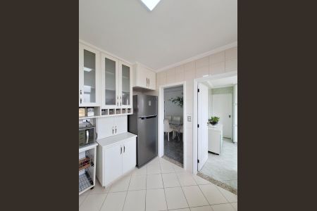 Apartamento à venda com 219m², 3 quartos e 3 vagas Apartamento à venda com 219m², 3 quartos e 3 vagasCozinha