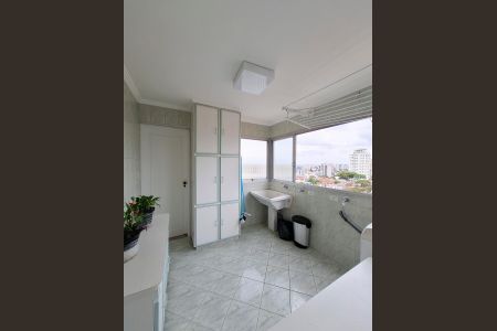 Apartamento à venda com 219m², 3 quartos e 3 vagas Apartamento à venda com 219m², 3 quartos e 3 vagasÁrea de Serviço
