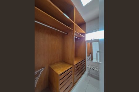 Apartamento à venda com 219m², 3 quartos e 3 vagas Apartamento à venda com 219m², 3 quartos e 3 vagasCloset Quarto 3