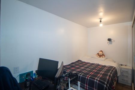 Quarto de apartamento à venda com 1 quarto, 34m² em Medianeira, Porto Alegre