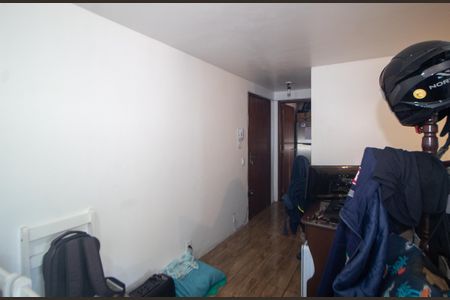 Corredor de apartamento à venda com 1 quarto, 34m² em Medianeira, Porto Alegre