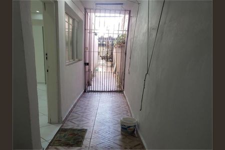 Casa à venda com 3 quartos, 205m² em Vila Santo Estefano, São Paulo