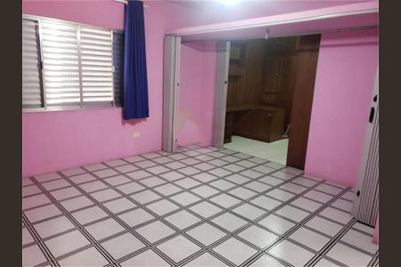 Casa à venda com 3 quartos, 205m² em Vila Santo Estefano, São Paulo