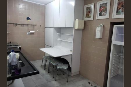 Casa à venda com 3 quartos, 205m² em Vila Santo Estefano, São Paulo