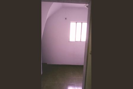 Quarto de casa para alugar com 2 quartos, 30m² em Vigário Geral, Rio de Janeiro