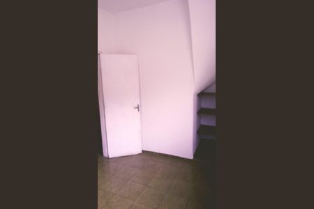 Quarto de casa para alugar com 2 quartos, 30m² em Vigário Geral, Rio de Janeiro