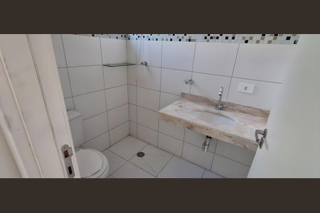 Banheiro de apartamento para alugar com 2 quartos, 59m² em Parque Industriario, Santo André