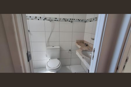 Banheiro Social de apartamento para alugar com 2 quartos, 59m² em Parque Industriario, Santo André