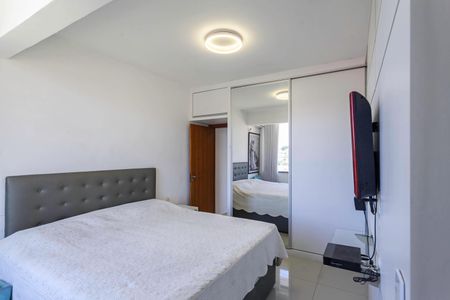 Apartamento à venda com 140m², 2 quartos e 2 vagas Apartamento à venda com 140m², 2 quartos e 2 vagasSuíte