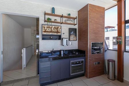 Apartamento à venda com 140m², 2 quartos e 2 vagas Apartamento à venda com 140m², 2 quartos e 2 vagasCobertura