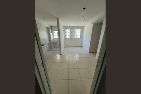 Sala de apartamento para alugar com 2 quartos, 48m² em Barra da Tijuca, Rio de Janeiro
