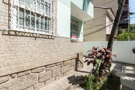 Casa à venda com 120m², 2 quartos e 2 vagasQuintal