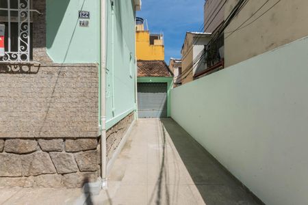 Casa à venda com 120m², 2 quartos e 2 vagasQuintal
