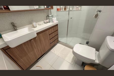 Apartamento para alugar com 112m², 2 quartos e 2 vagasBanheiro quarto 1