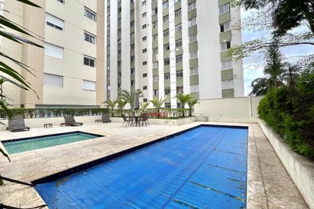 Apartamento para alugar com 55m², 2 quartos e 1 vaga Apartamento para alugar com 55m², 2 quartos e 1 vagaÁrea comum - Piscina