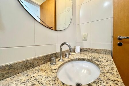 Apartamento para alugar com 55m², 2 quartos e 1 vaga Apartamento para alugar com 55m², 2 quartos e 1 vagaBanheiro