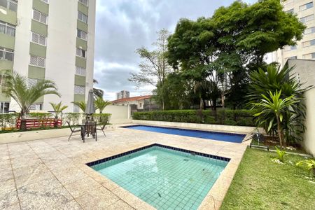 Apartamento para alugar com 55m², 2 quartos e 1 vaga Apartamento para alugar com 55m², 2 quartos e 1 vagaÁrea comum - Piscina