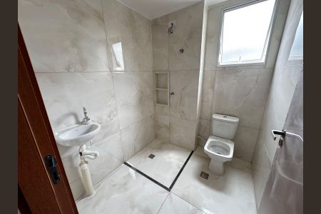 Banheiro de apartamento para alugar com 2 quartos, 45m² em Bom Jesus, Belo Horizonte