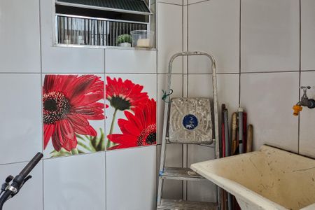 Casa à venda com 160m², 3 quartos e 2 vagas Casa à venda com 160m², 3 quartos e 2 vagasÁrea de Serviço