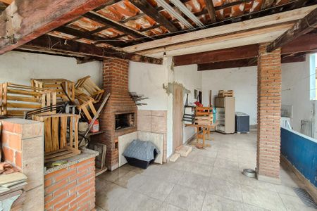 Casa à venda com 160m², 3 quartos e 2 vagas Casa à venda com 160m², 3 quartos e 2 vagasQuintal em cima da casa