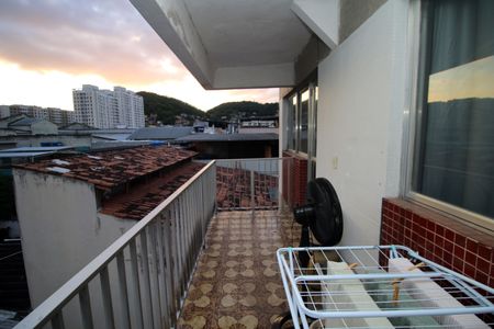 Apartamento para alugar com 64m², 2 quartos e 1 vagaVaranda