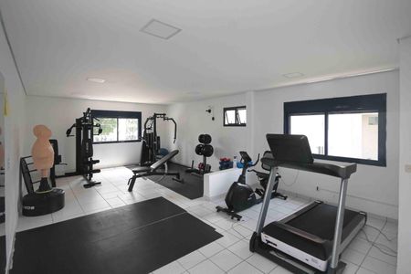Apartamento para alugar com 290m², 3 quartos e 4 vagas Apartamento para alugar com 290m², 3 quartos e 4 vagasÁrea comum - Academia
