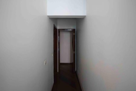 Apartamento para alugar com 290m², 3 quartos e 4 vagas Apartamento para alugar com 290m², 3 quartos e 4 vagasCorredor dos quartos