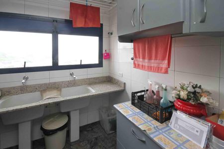 Apartamento para alugar com 290m², 3 quartos e 4 vagas Apartamento para alugar com 290m², 3 quartos e 4 vagasÁrea de Serviço