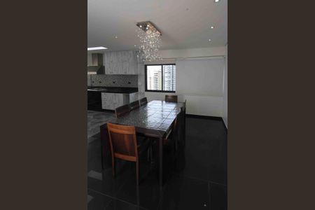 Apartamento para alugar com 290m², 3 quartos e 4 vagas Apartamento para alugar com 290m², 3 quartos e 4 vagasSala de Jantar