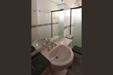 Apartamento para alugar com 290m², 3 quartos e 4 vagas Apartamento para alugar com 290m², 3 quartos e 4 vagasBanheiro da Suite 02