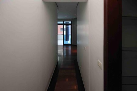 Apartamento para alugar com 290m², 3 quartos e 4 vagas Apartamento para alugar com 290m², 3 quartos e 4 vagasCorredor dos quartos