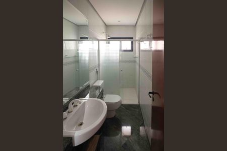 Apartamento para alugar com 290m², 3 quartos e 4 vagas Apartamento para alugar com 290m², 3 quartos e 4 vagasBanheiro da Suite