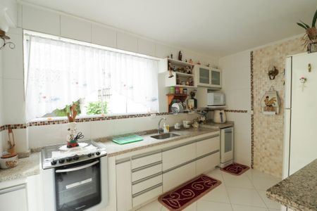 Casa à venda com 192m², 3 quartos e 4 vagas Casa à venda com 192m², 3 quartos e 4 vagasCozinha e Sala de Jantar